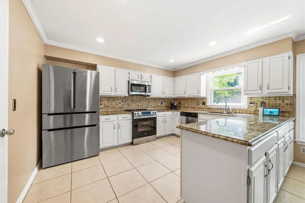 4585 Hunting Hound Lane Marietta, GA 30062