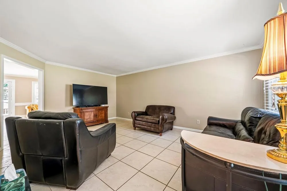 4585 Hunting Hound Lane Marietta, GA 30062