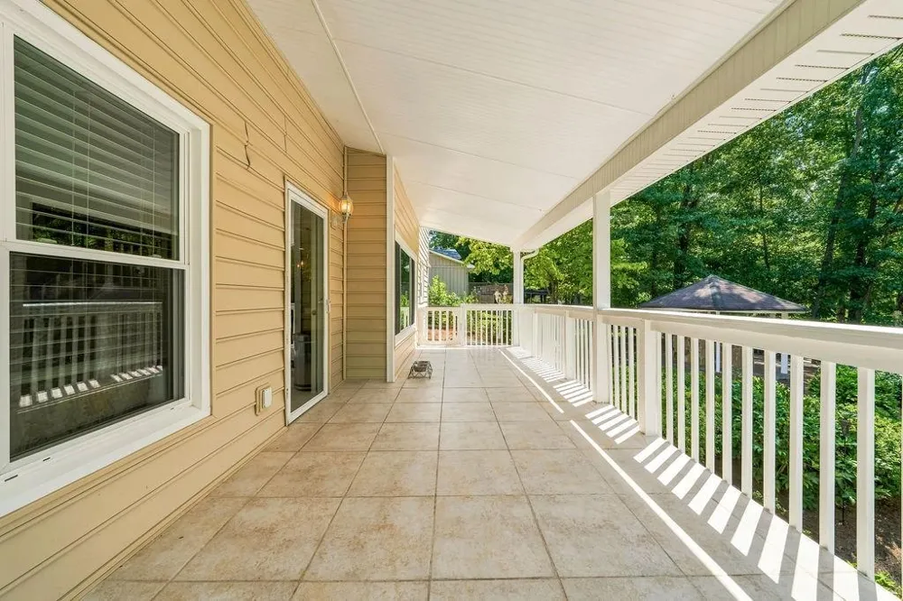 4585 Hunting Hound Lane Marietta, GA 30062