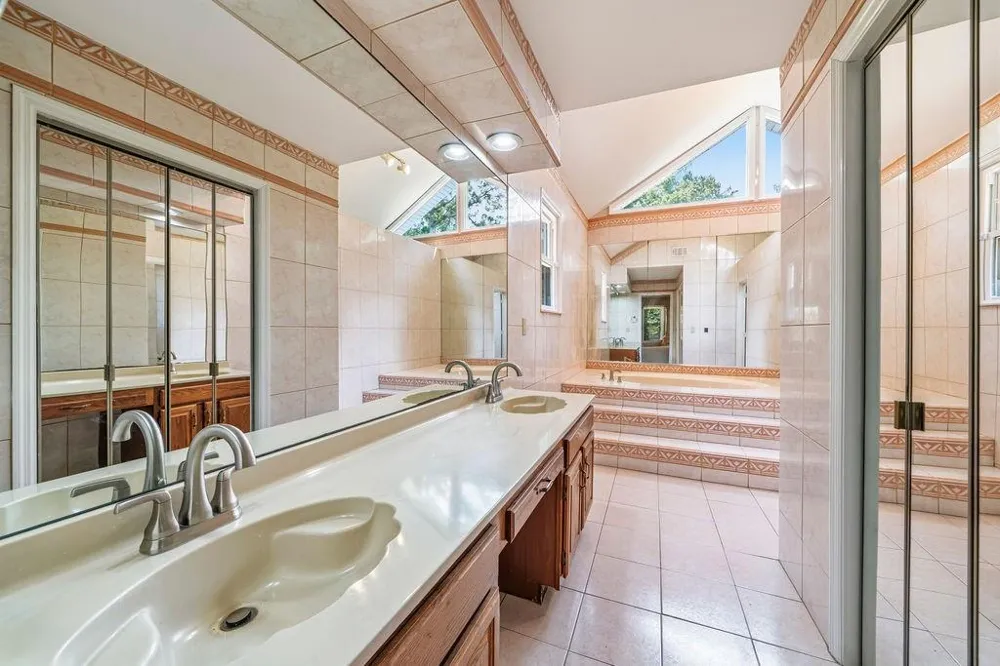 4585 Hunting Hound Lane Marietta, GA 30062