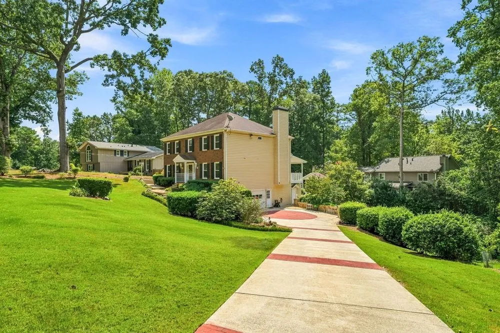 4585 Hunting Hound Lane Marietta, GA 30062