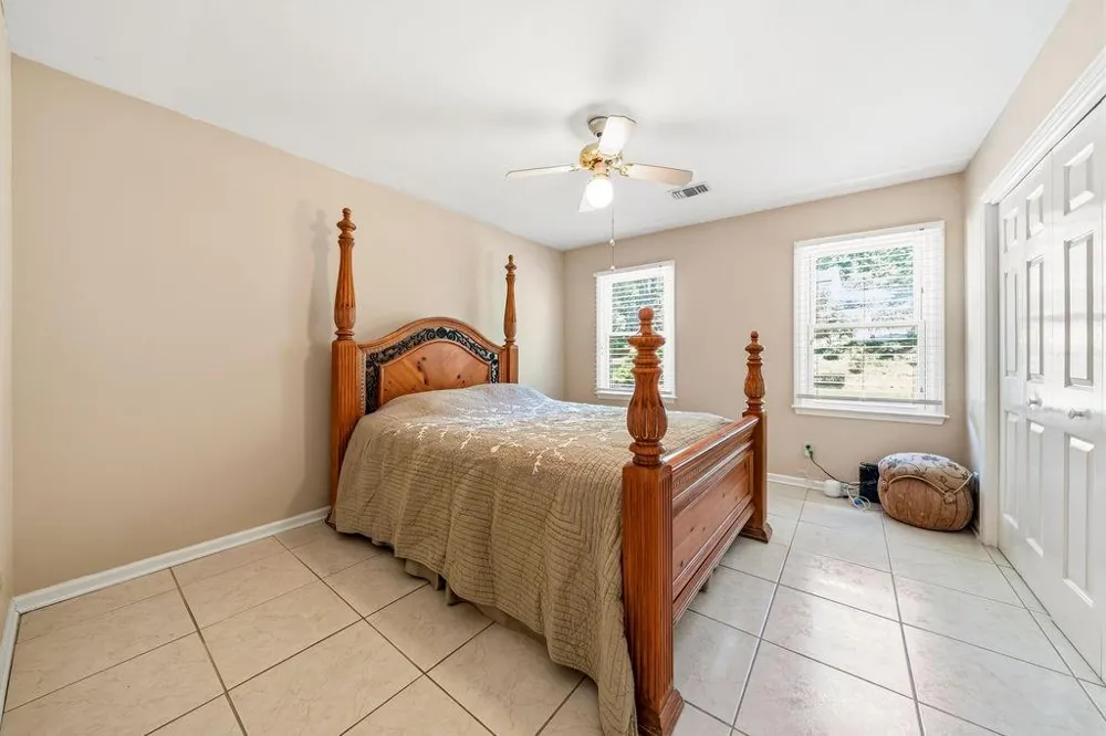4585 Hunting Hound Lane Marietta, GA 30062