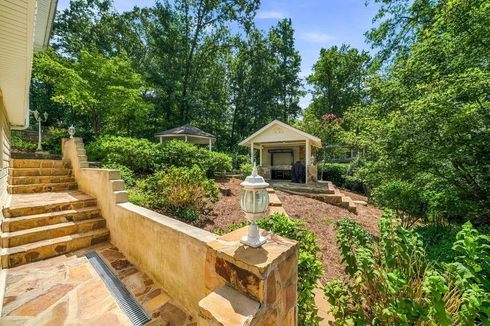 4585 Hunting Hound Lane Marietta, GA 30062