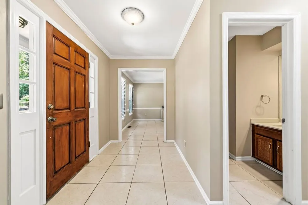 4585 Hunting Hound Lane Marietta, GA 30062
