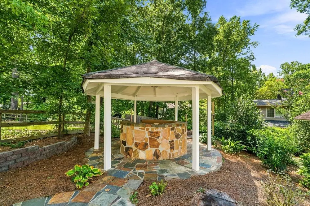 4585 Hunting Hound Lane Marietta, GA 30062