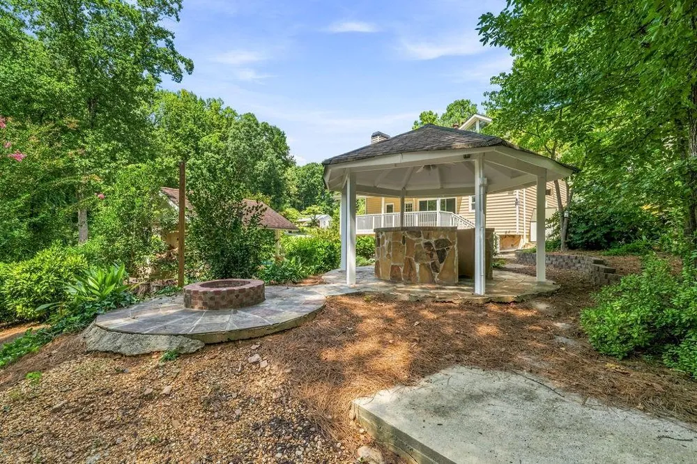 4585 Hunting Hound Lane Marietta, GA 30062
