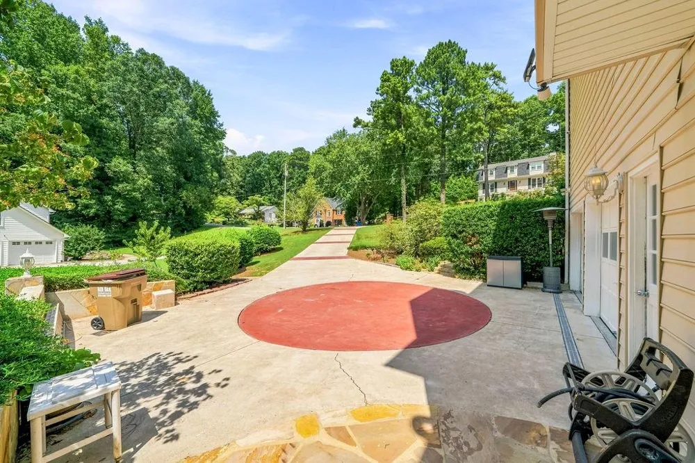 4585 Hunting Hound Lane Marietta, GA 30062