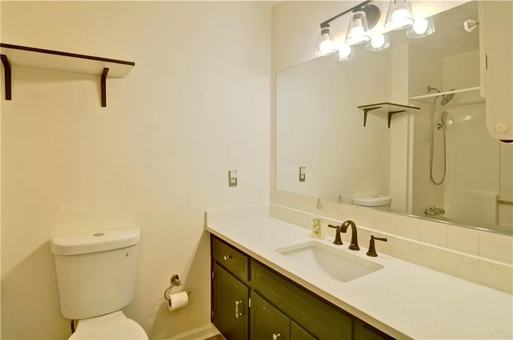 6428 Paradise Point Road Flowery Branch, GA 30542