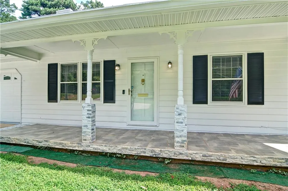 6428 Paradise Point Road Flowery Branch, GA 30542
