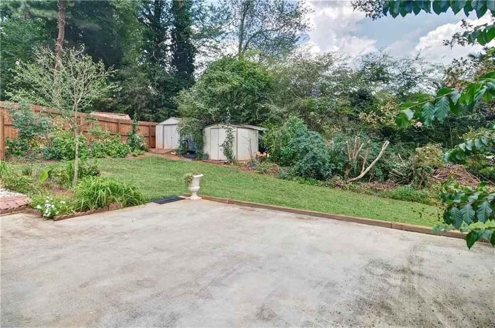 6428 Paradise Point Road Flowery Branch, GA 30542