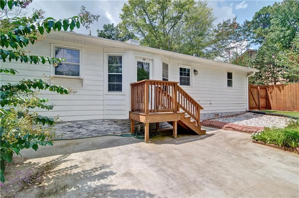 6428 Paradise Point Road Flowery Branch, GA 30542