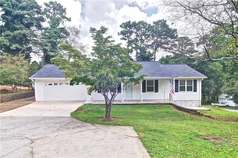 6428 Paradise Point Road Flowery Branch, GA 30542