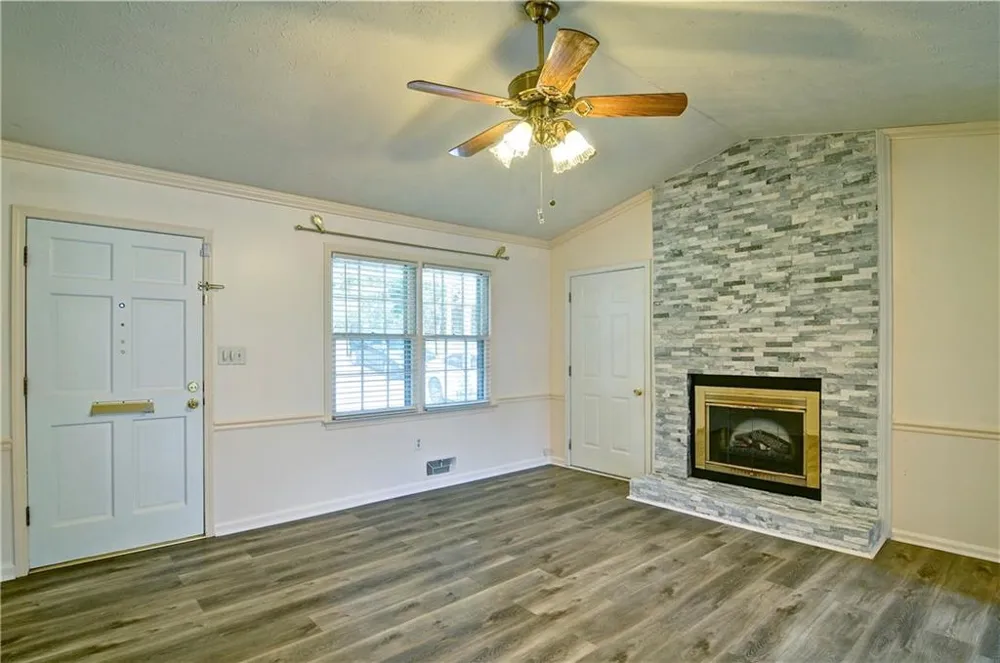 6428 Paradise Point Road Flowery Branch, GA 30542