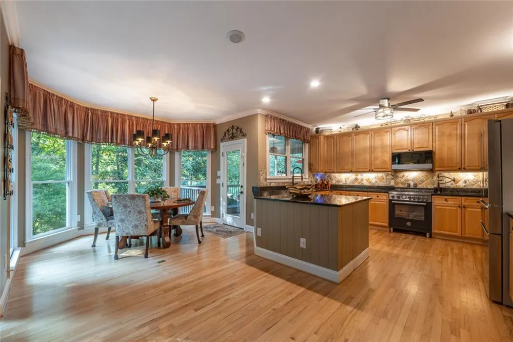 155 Willow Oak Lane Dawsonville, GA 30534