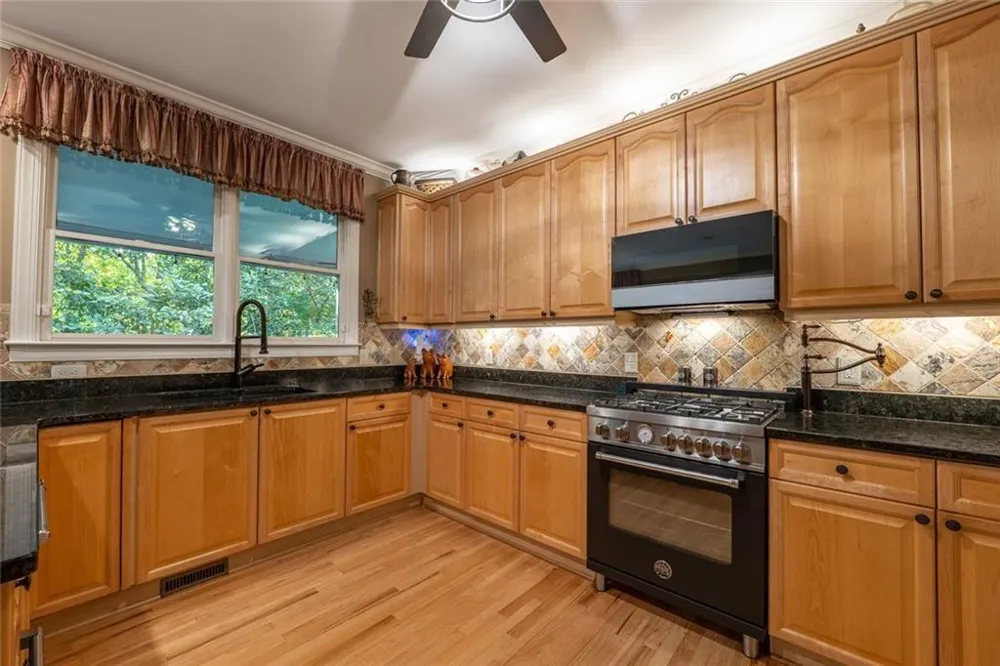 155 Willow Oak Lane Dawsonville, GA 30534