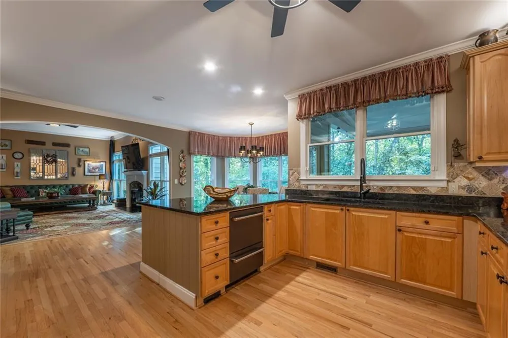 155 Willow Oak Lane Dawsonville, GA 30534