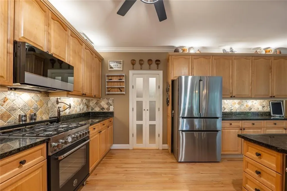 155 Willow Oak Lane Dawsonville, GA 30534