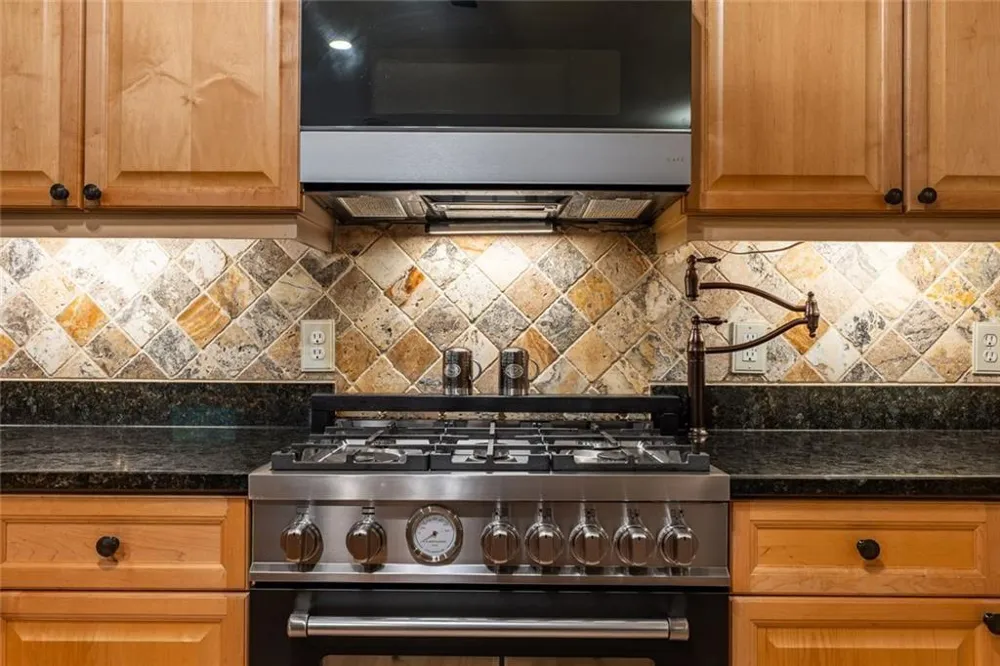 155 Willow Oak Lane Dawsonville, GA 30534
