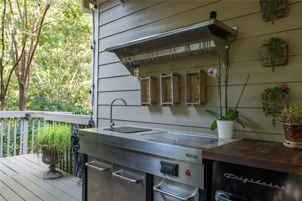 155 Willow Oak Lane Dawsonville, GA 30534