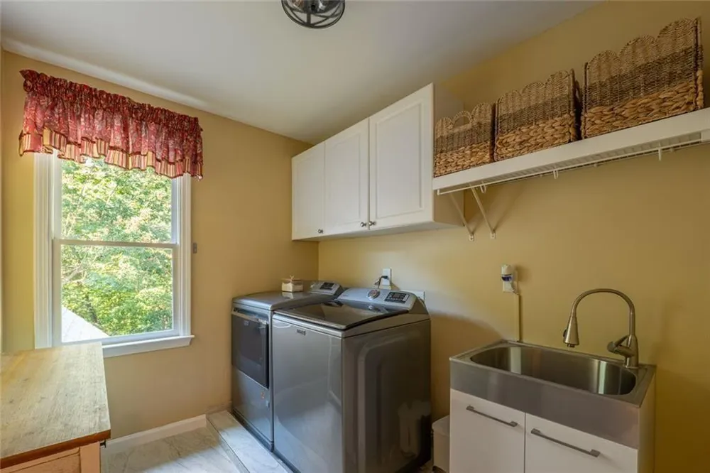 155 Willow Oak Lane Dawsonville, GA 30534