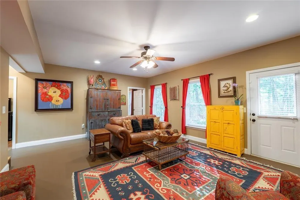 155 Willow Oak Lane Dawsonville, GA 30534