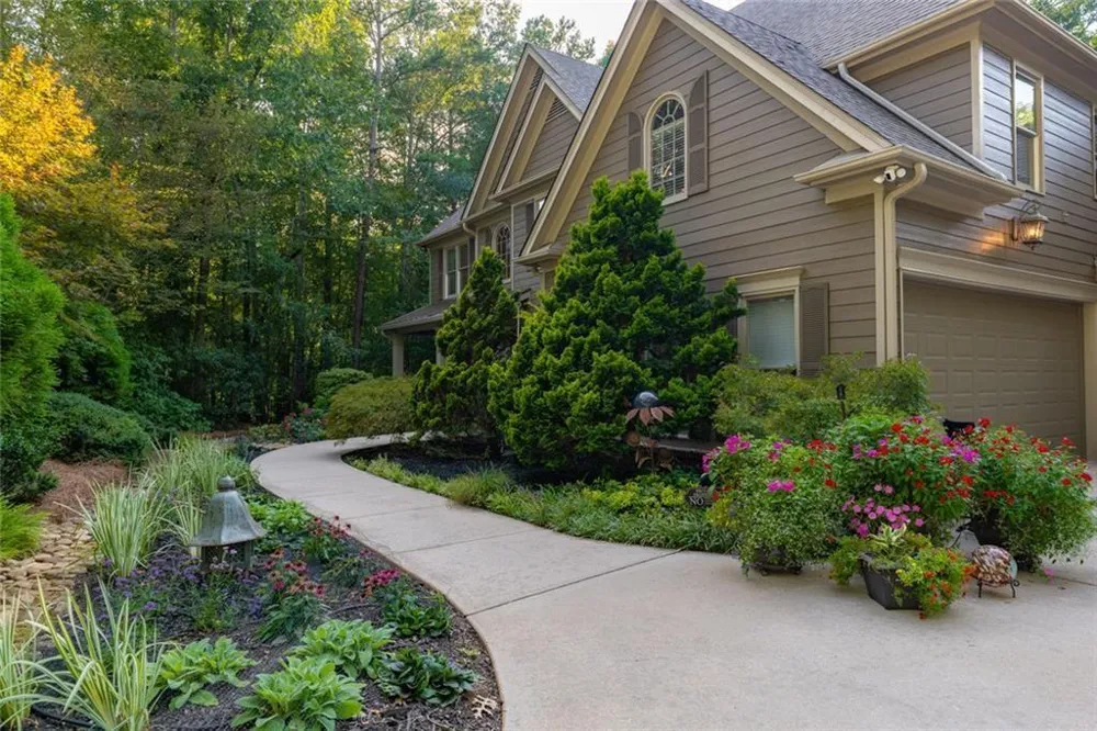 155 Willow Oak Lane Dawsonville, GA 30534