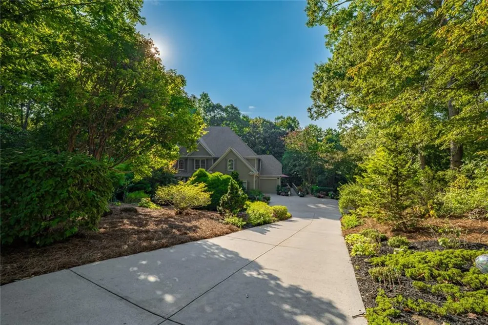 155 Willow Oak Lane Dawsonville, GA 30534
