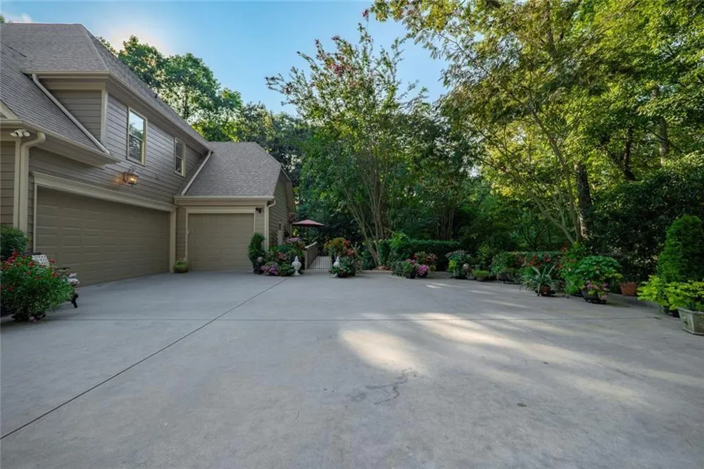 155 Willow Oak Lane Dawsonville, GA 30534
