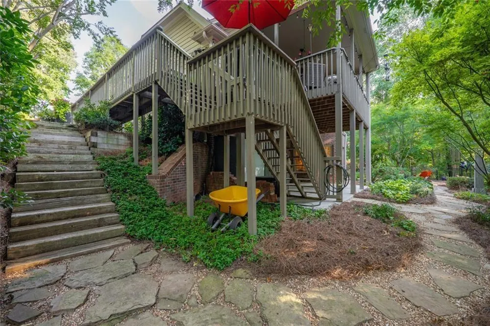 155 Willow Oak Lane Dawsonville, GA 30534