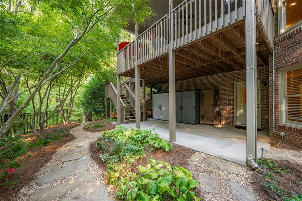 155 Willow Oak Lane Dawsonville, GA 30534