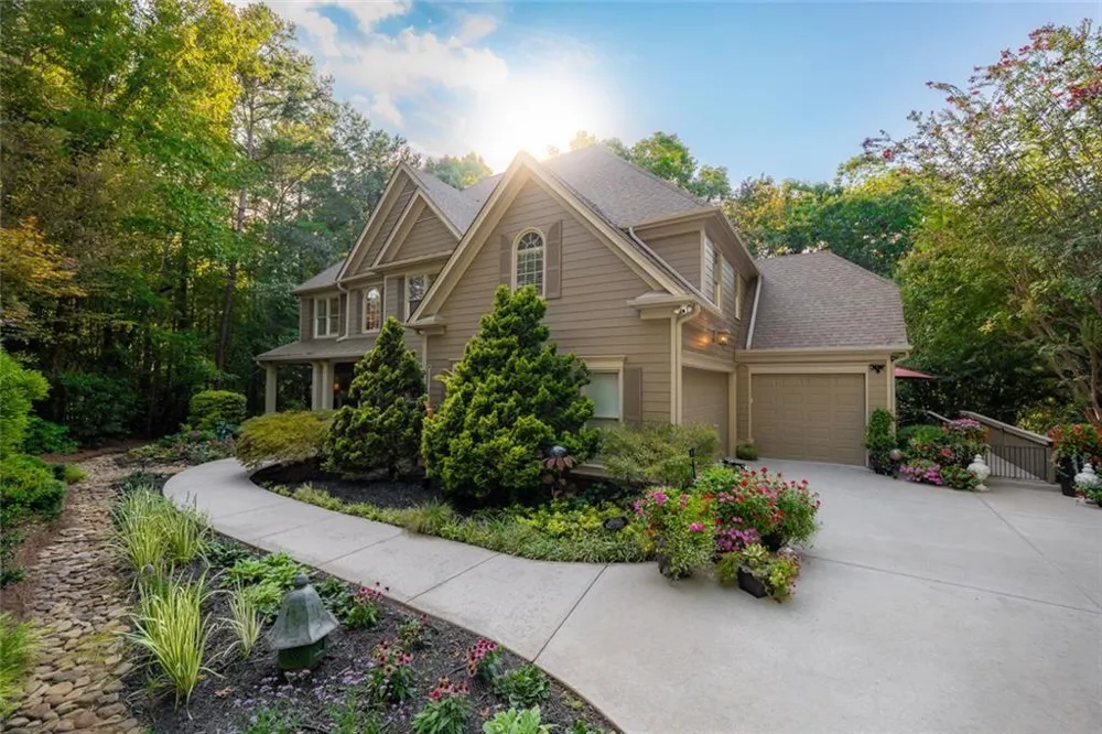 155 Willow Oak Lane Dawsonville, GA 30534