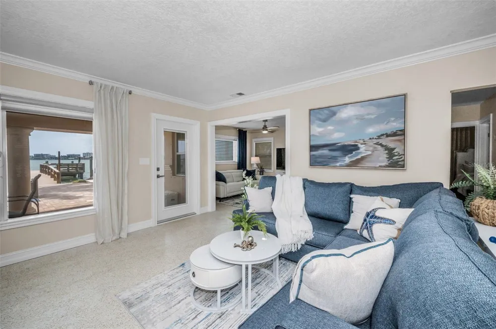 52 PINE CIRCLE Belleair, FL 33756