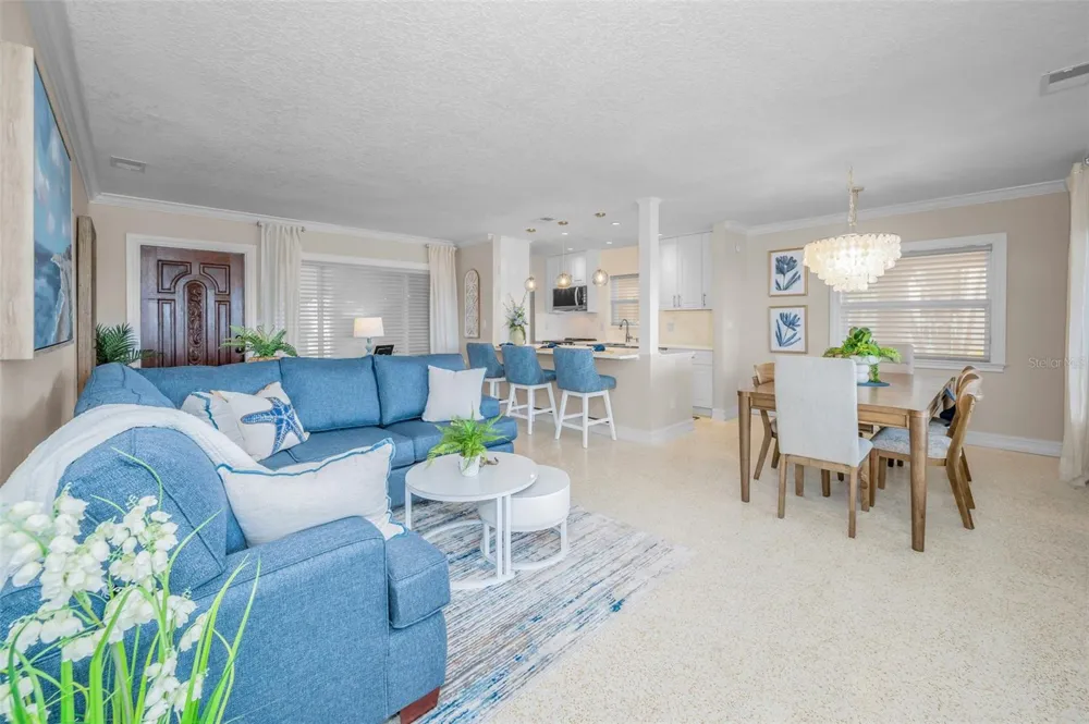 52 PINE CIRCLE Belleair, FL 33756