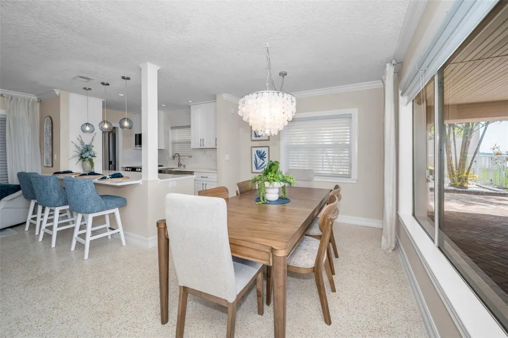 52 PINE CIRCLE Belleair, FL 33756