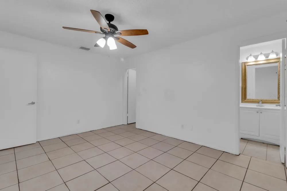 2432 KING OAK COURT St Cloud, FL 34769