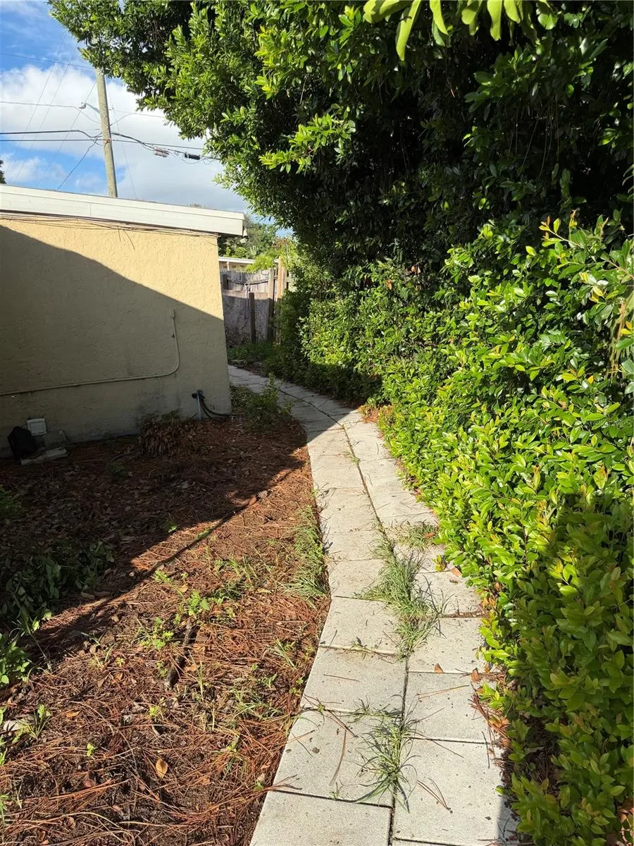 3011 FLORIDA BOULEVARD Bradenton, FL 34207