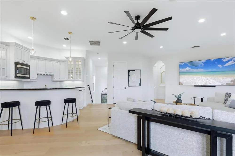 6809 BELMONT COURT Bradenton, FL 34202