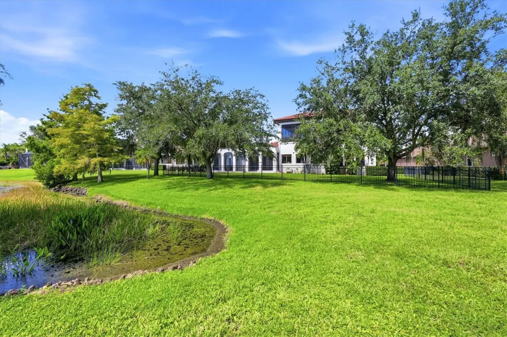 6809 BELMONT COURT Bradenton, FL 34202