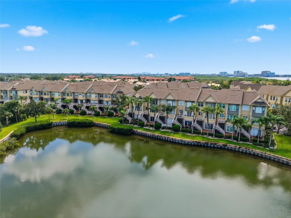8703 SUNRISE JIB WAY Tampa, FL 33615