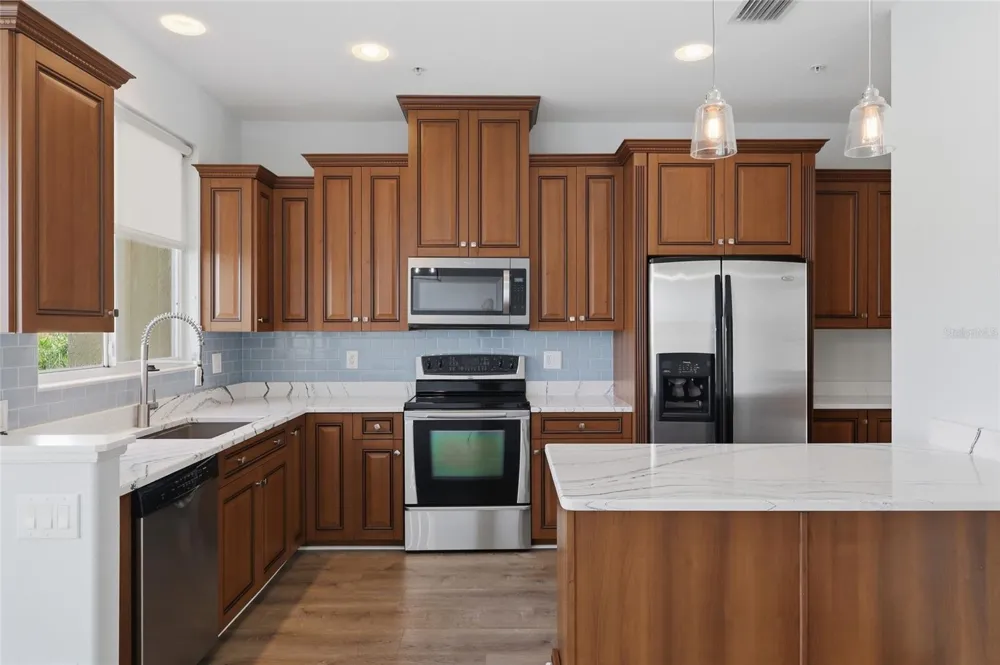 8703 SUNRISE JIB WAY Tampa, FL 33615