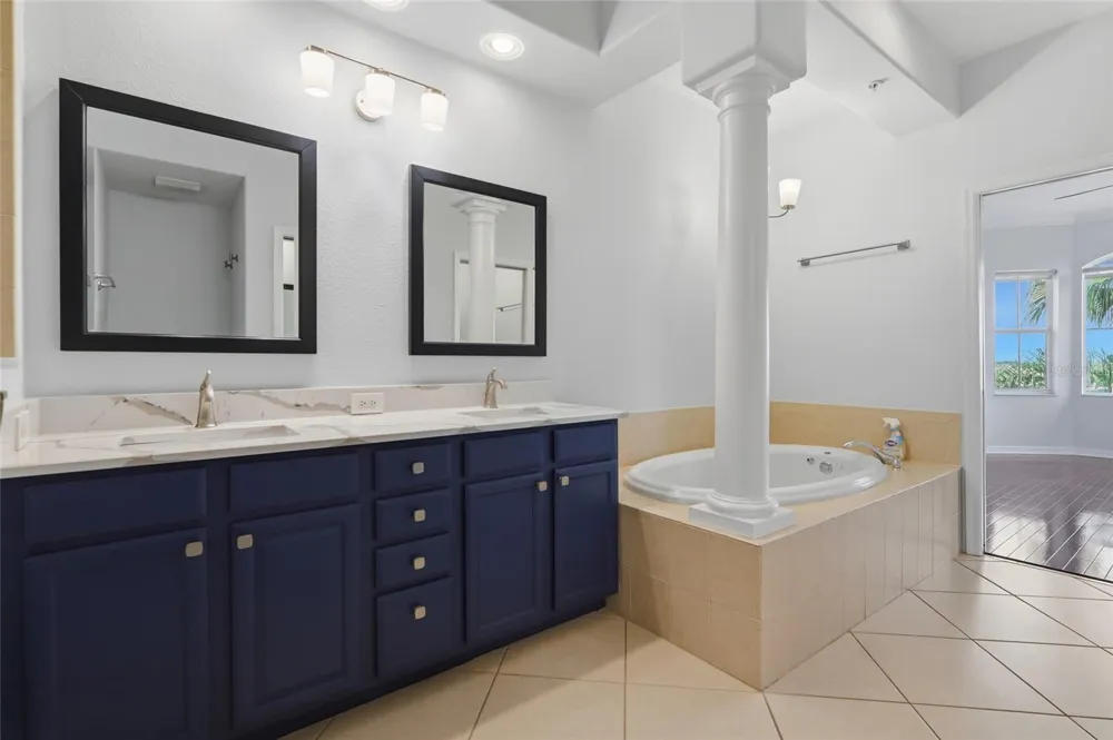 8703 SUNRISE JIB WAY Tampa, FL 33615