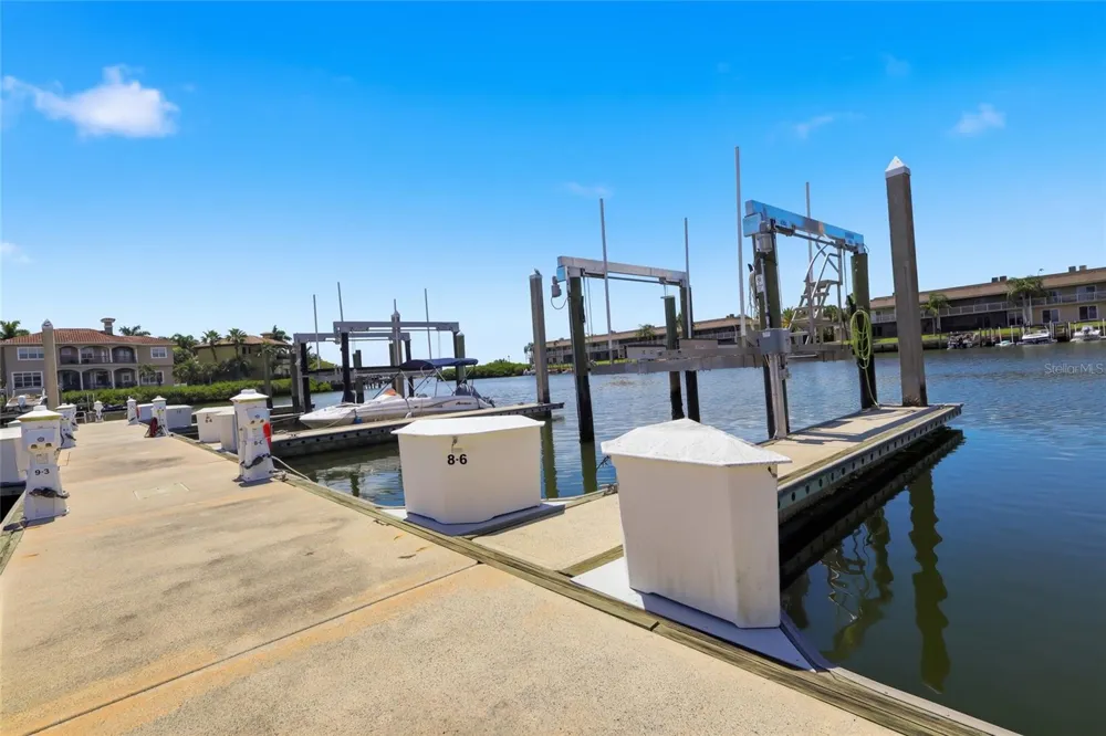 8703 SUNRISE JIB WAY Tampa, FL 33615