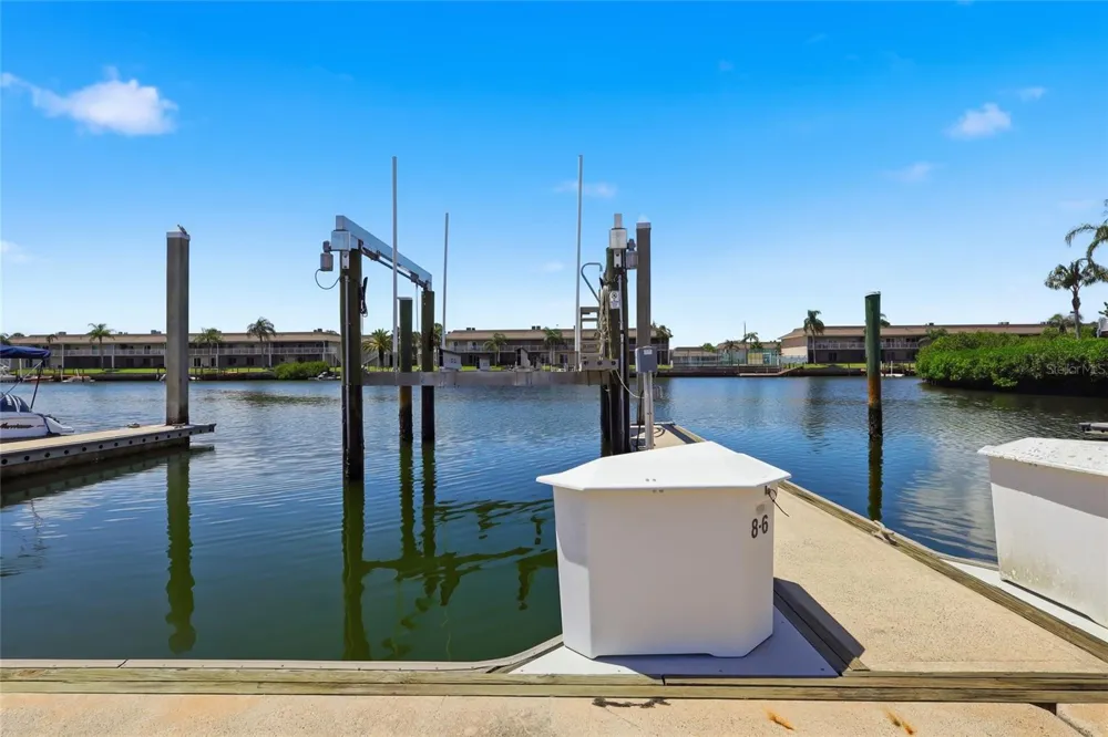 8703 SUNRISE JIB WAY Tampa, FL 33615