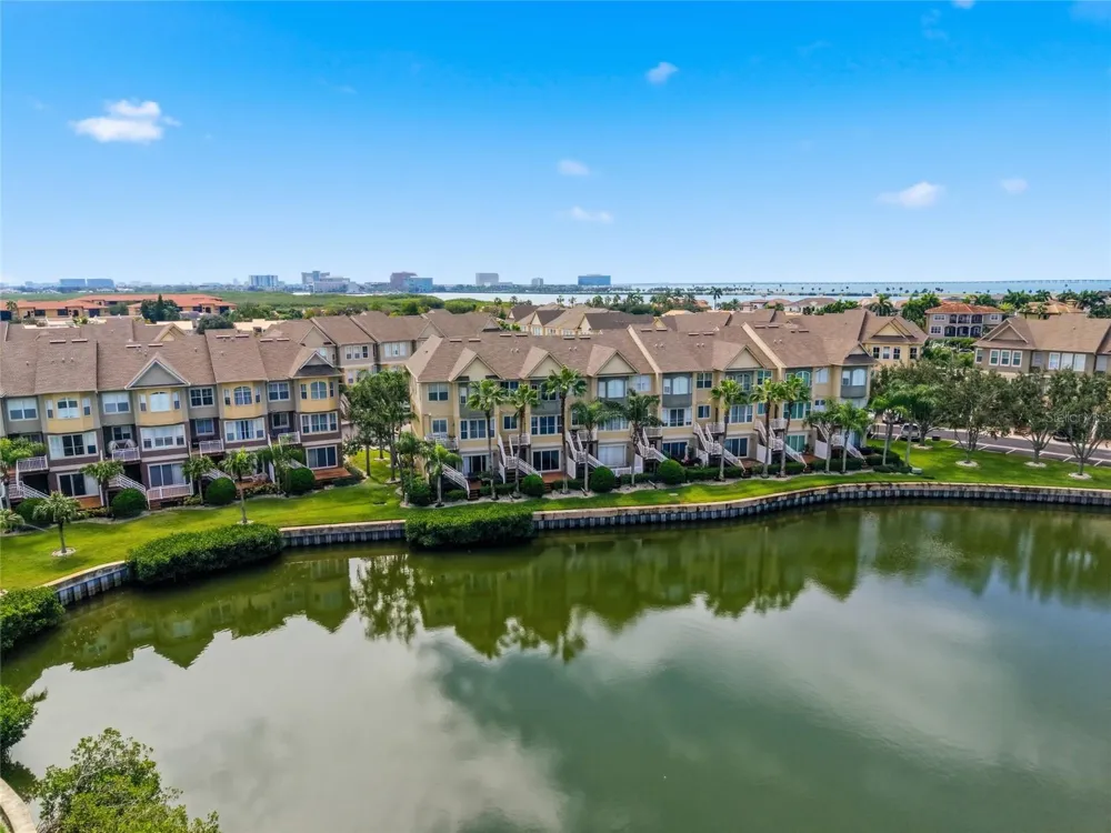 8703 SUNRISE JIB WAY Tampa, FL 33615