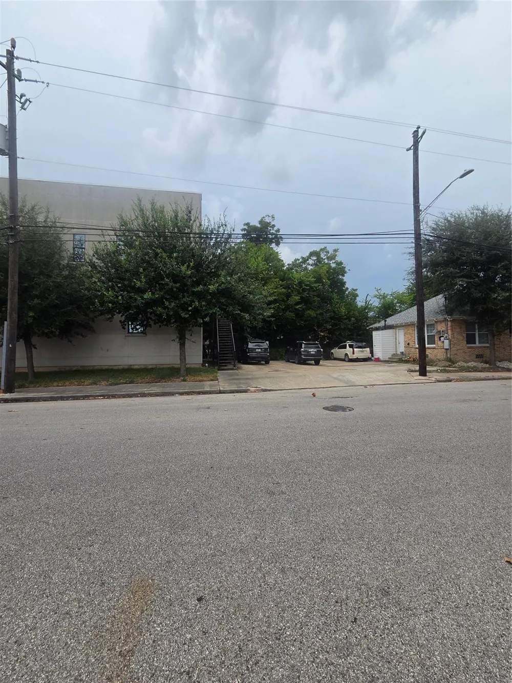 5713 Gulf Freeway #B Houston, TX 77023
