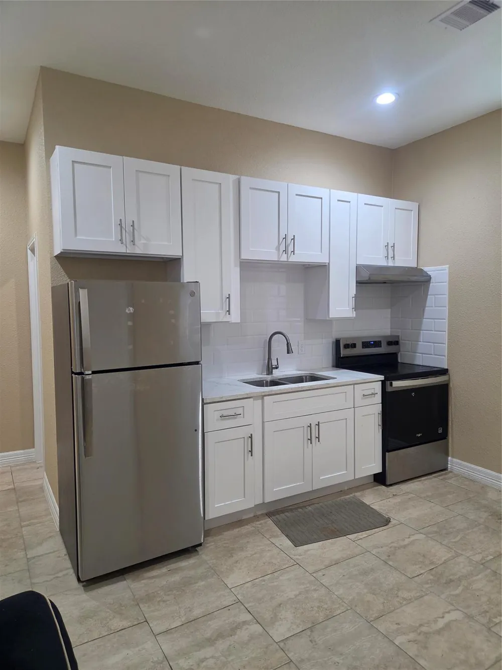 5713 Gulf Freeway #B Houston, TX 77023