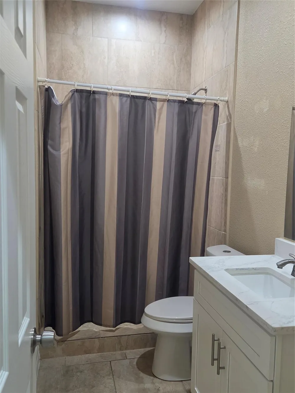 5713 Gulf Freeway #B Houston, TX 77023