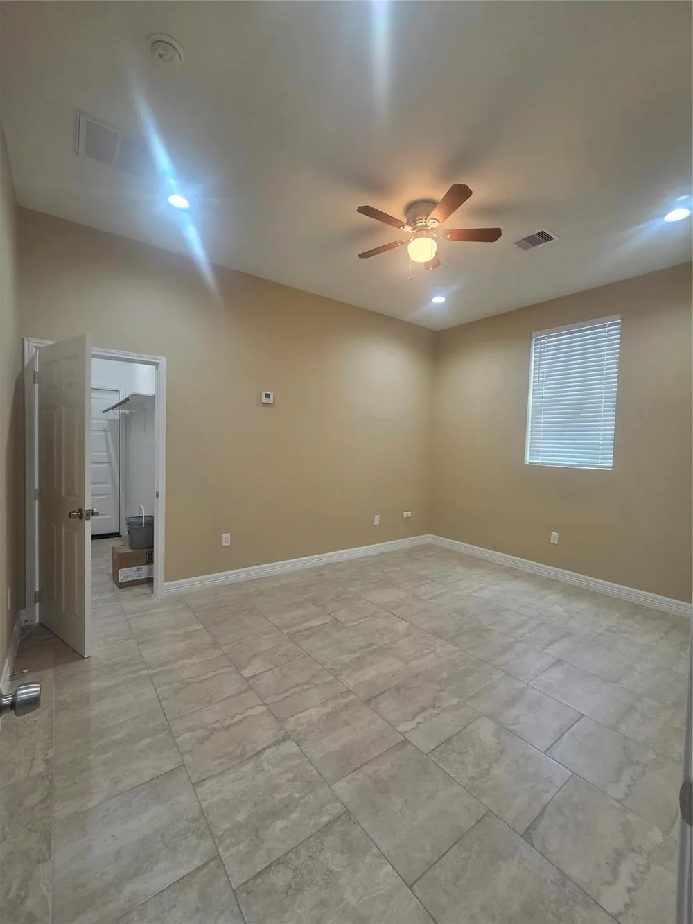 5713 Gulf Freeway #B Houston, TX 77023