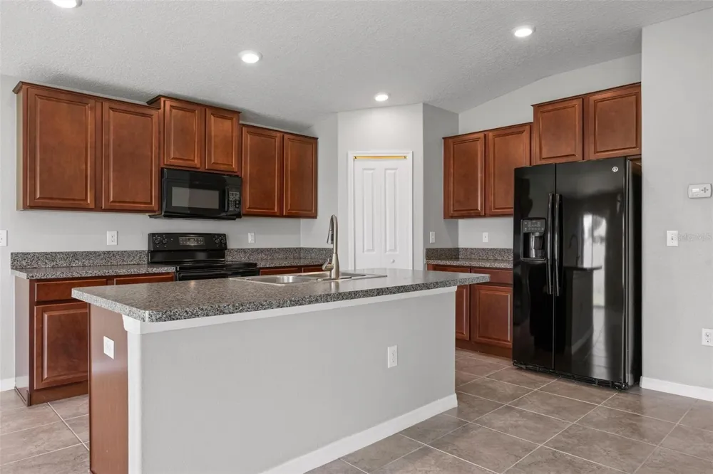 304 CASCADE BEND DRIVE Ruskin, FL 33570