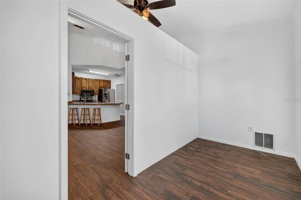 10103 COURTNEY OAKS CIRCLE #302 Tampa, FL 33619